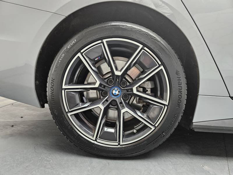 BMW i4 - Photo 17