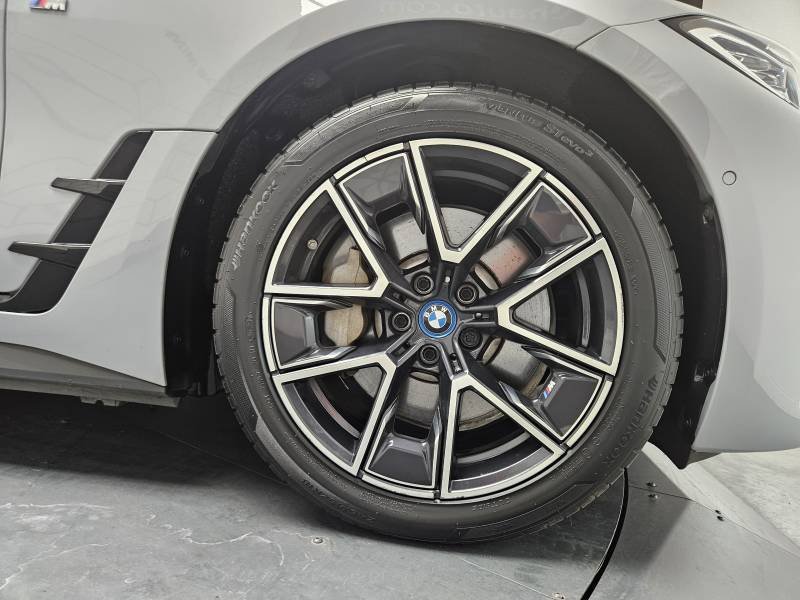 BMW i4 - Photo 18