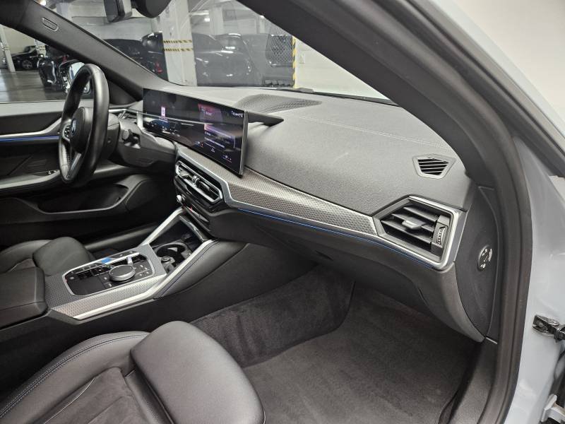 BMW i4 - Photo 26