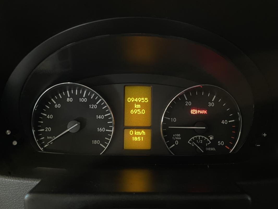 Mercedes Sprinter - Photo 13