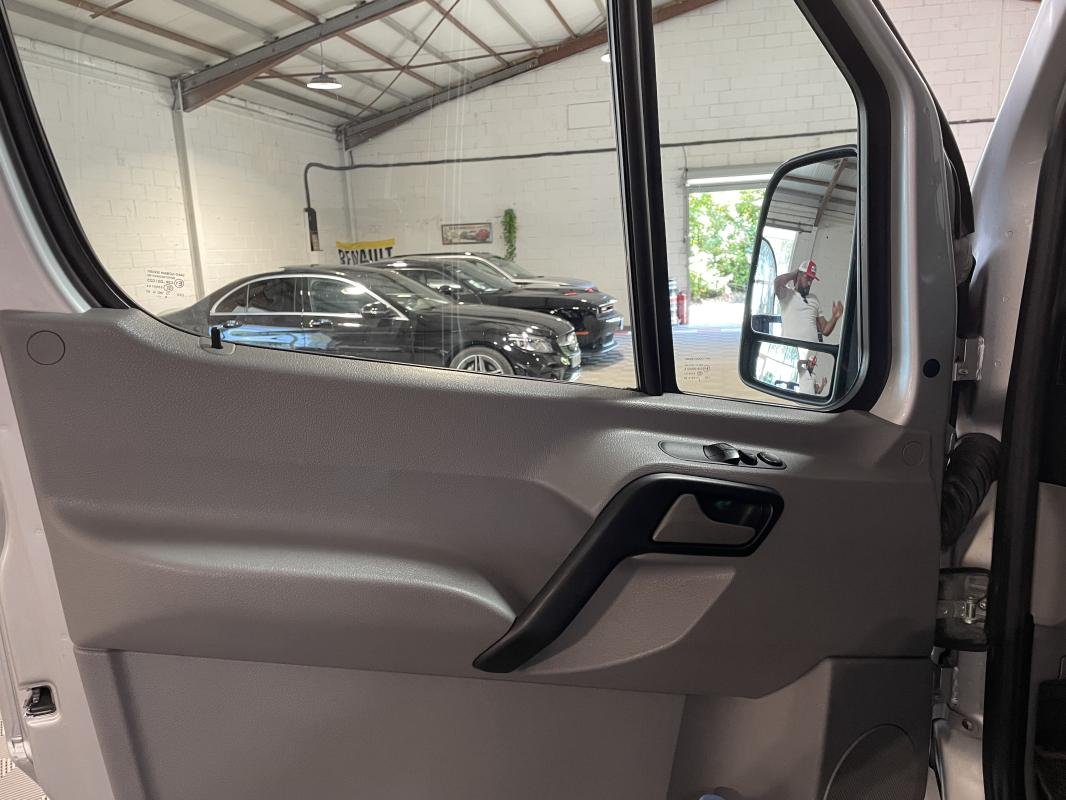 Mercedes Sprinter - Photo 9