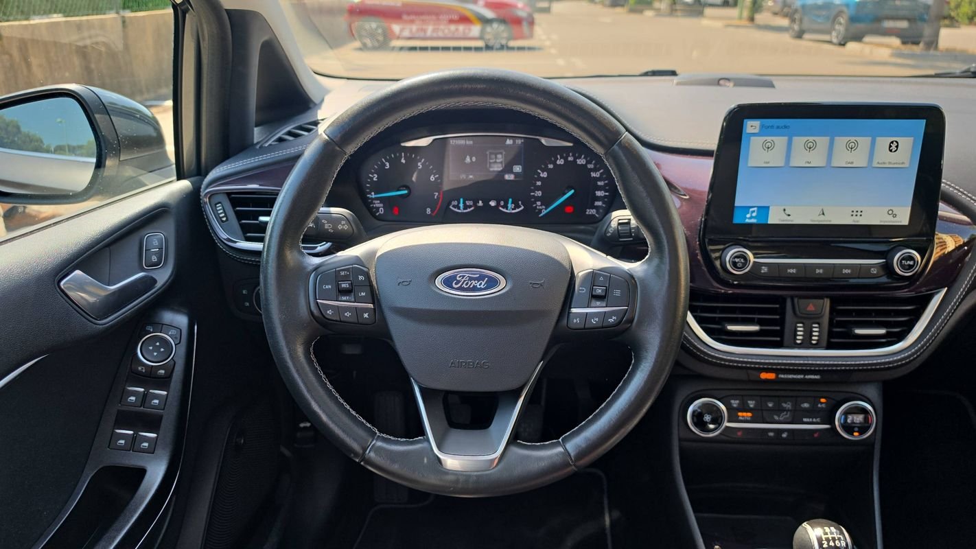 Ford Fiesta - Photo 22