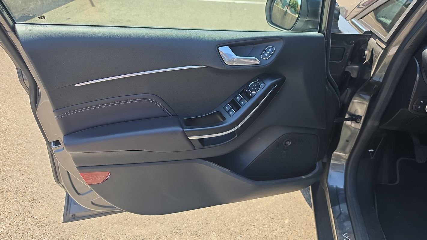 Ford Fiesta - Photo 7
