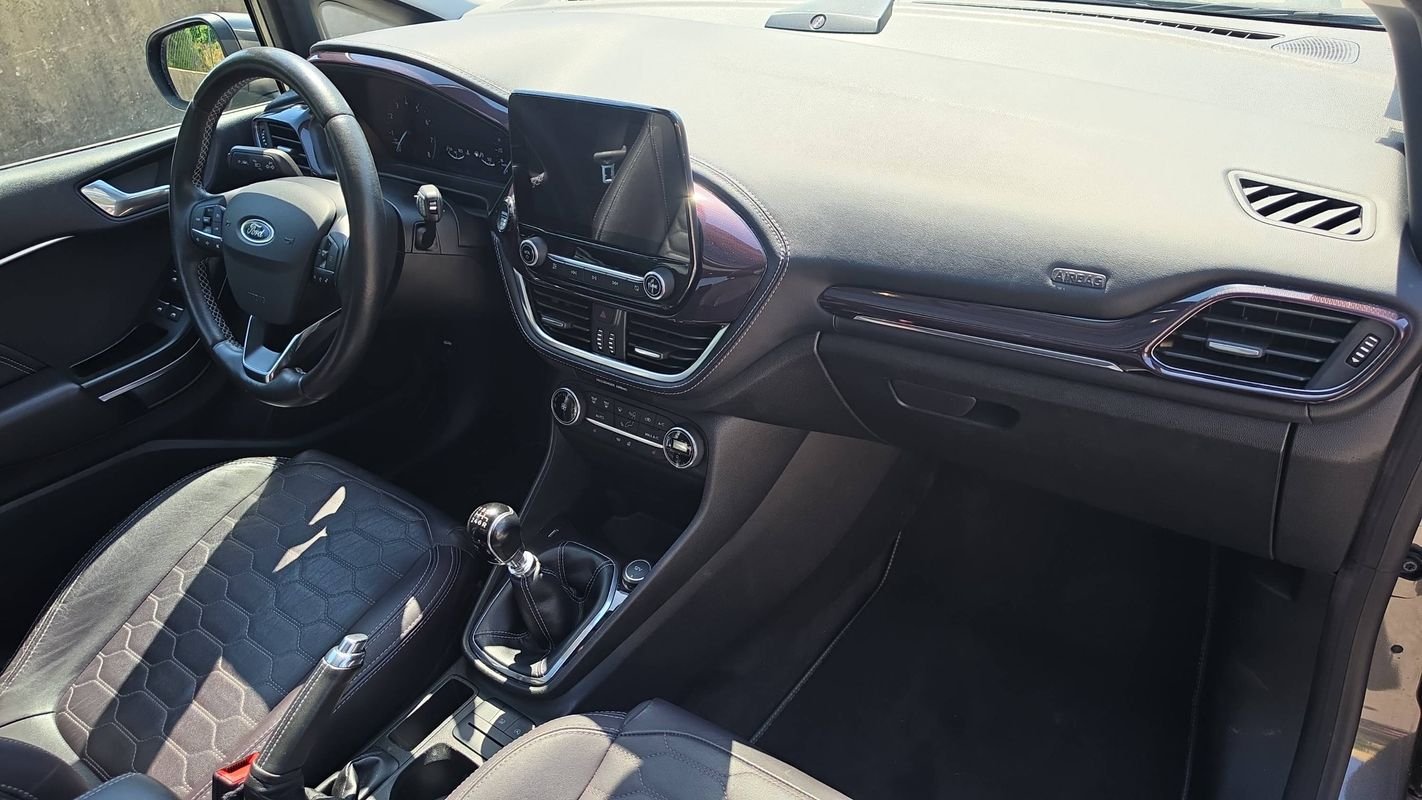 Ford Fiesta - Photo 10