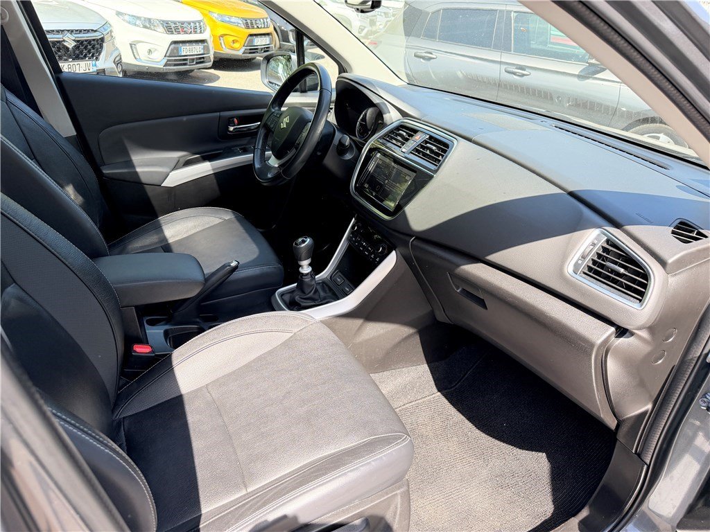 Suzuki s-cross - Photo 11