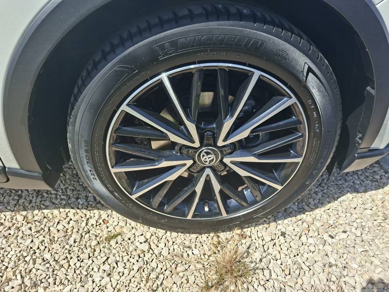 Toyota C-HR - Photo 12