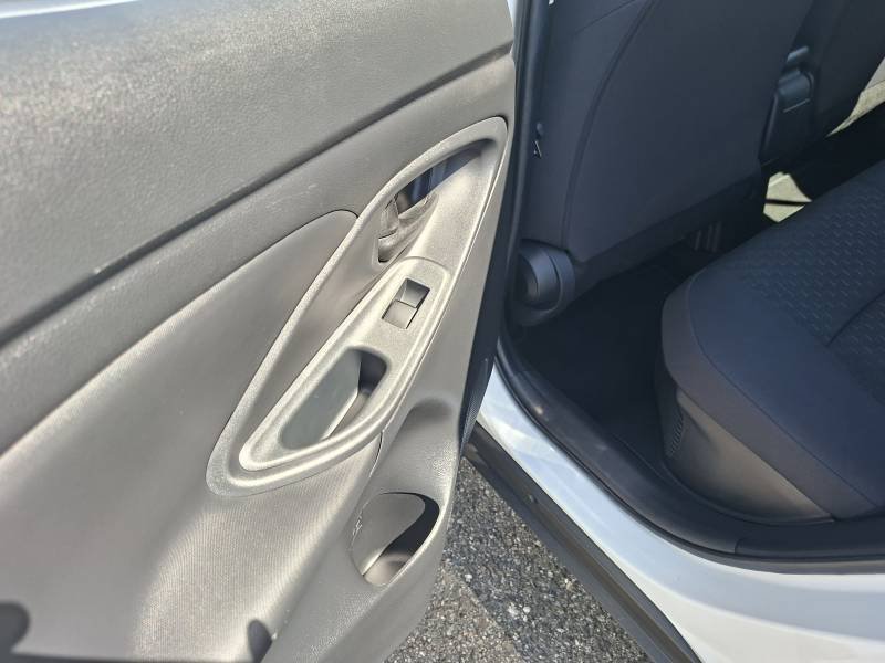 Toyota Yaris - Photo 14