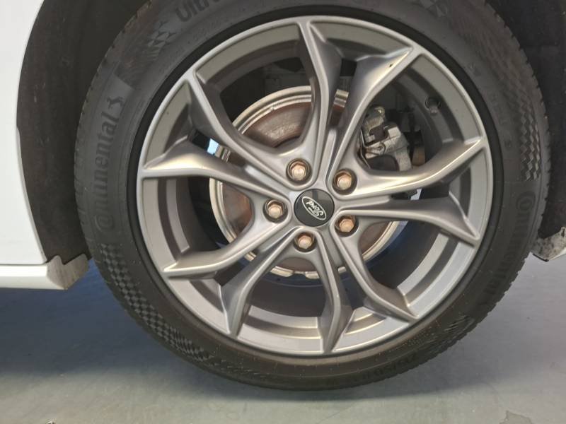 Ford Focus - Photo 12