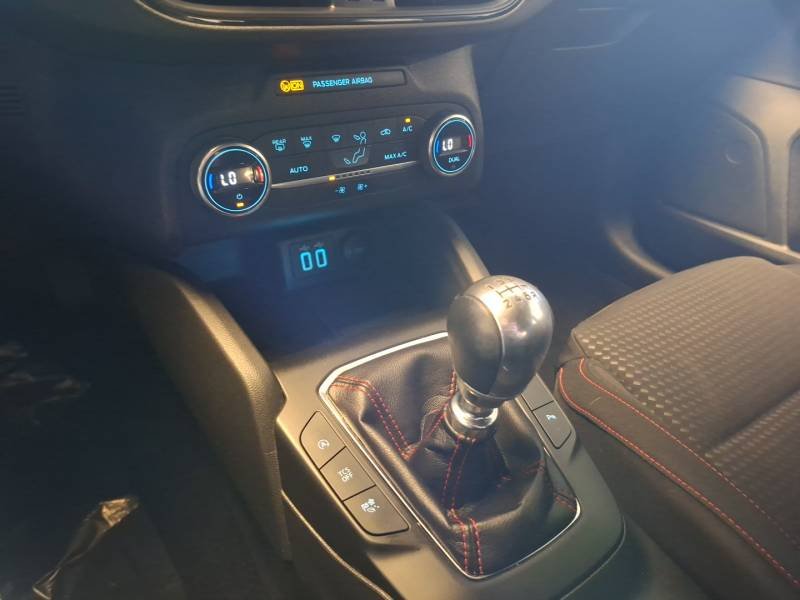 Ford Focus - Photo 23