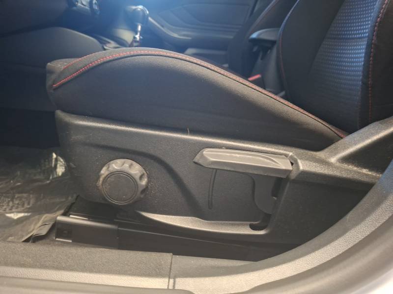 Ford Focus - Photo 40
