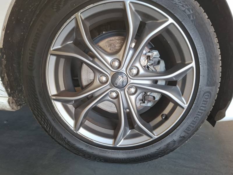 Ford Focus - Photo 6
