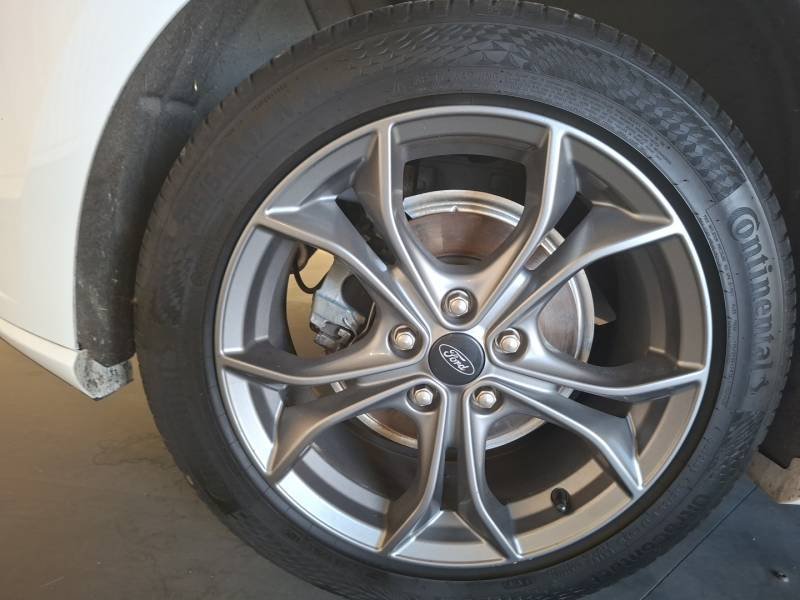 Ford Focus - Photo 10