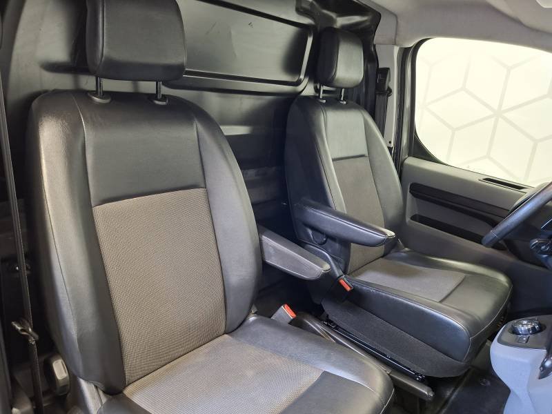 Opel Vivaro - Photo 28