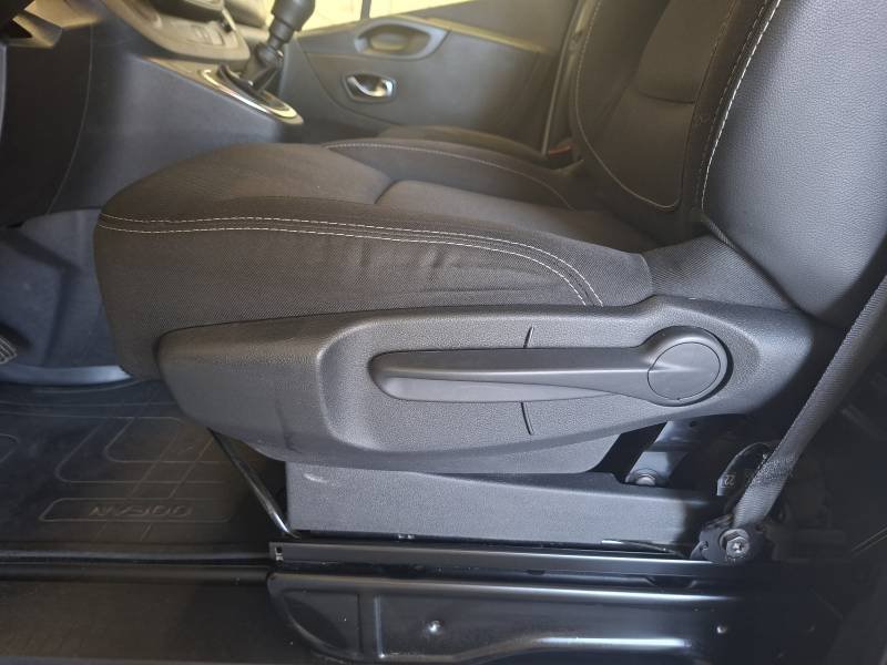 Nissan NV300 - Photo 11