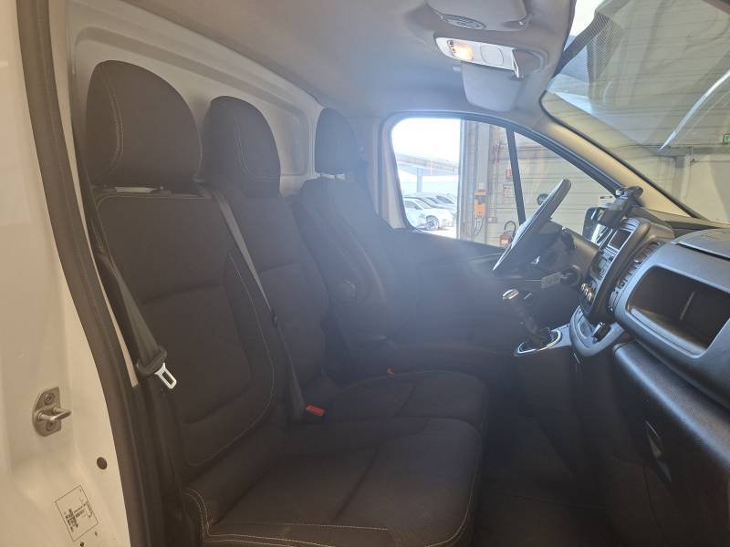 Nissan NV300 - Photo 14