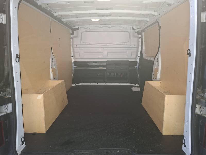 Nissan NV300 - Photo 17