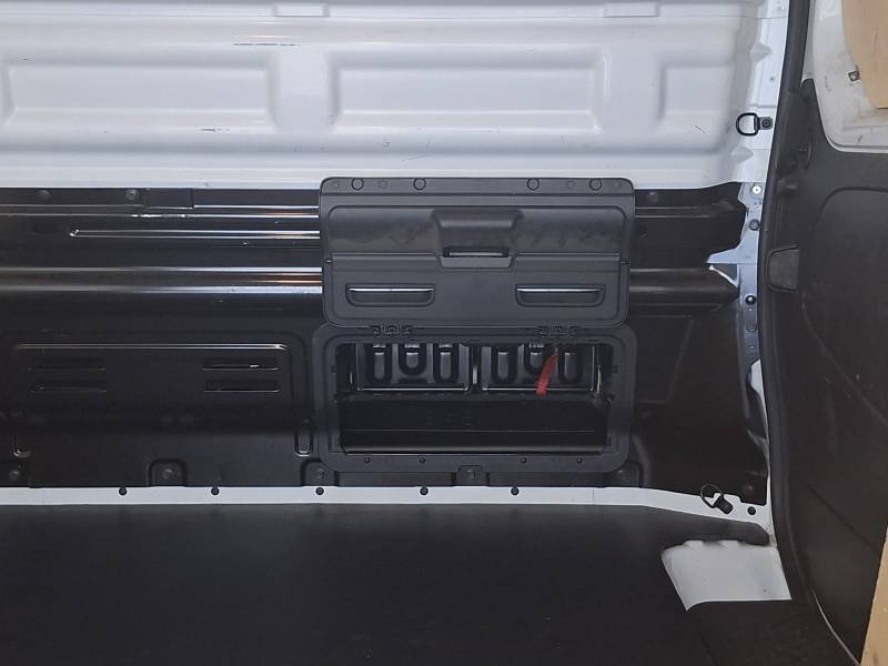 Nissan NV300 - Photo 21