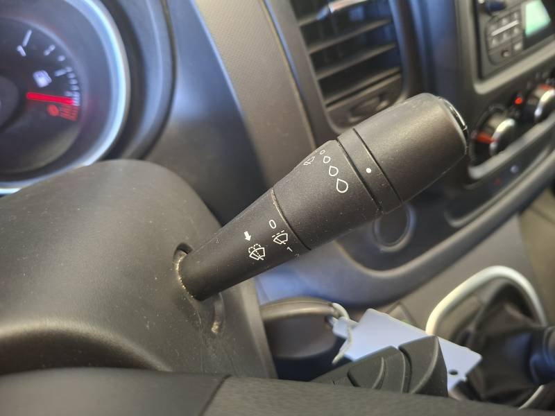 Nissan NV300 - Photo 28