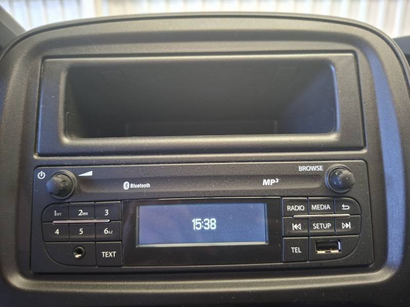 Nissan NV300 - Photo 38