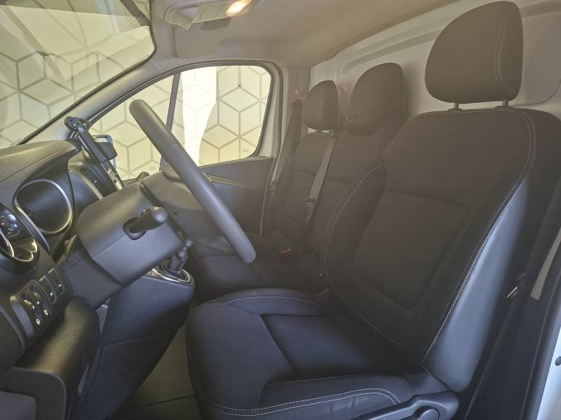 Nissan NV300 - Photo 10