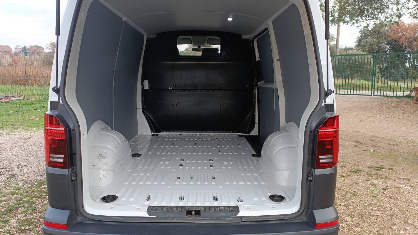 Volkswagen Transporter - Photo 14