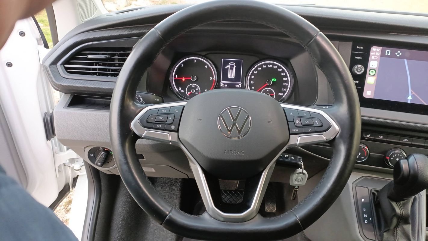 Volkswagen Transporter - Photo 22