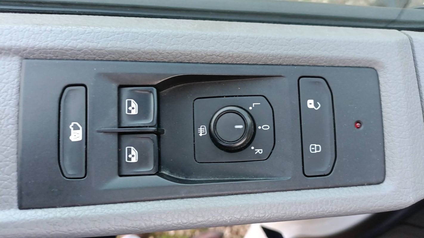 Volkswagen Transporter - Photo 24