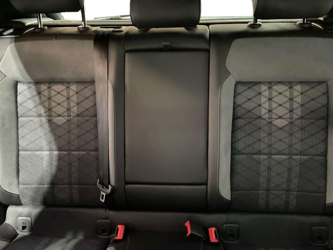 Volkswagen T-Roc - Photo 22