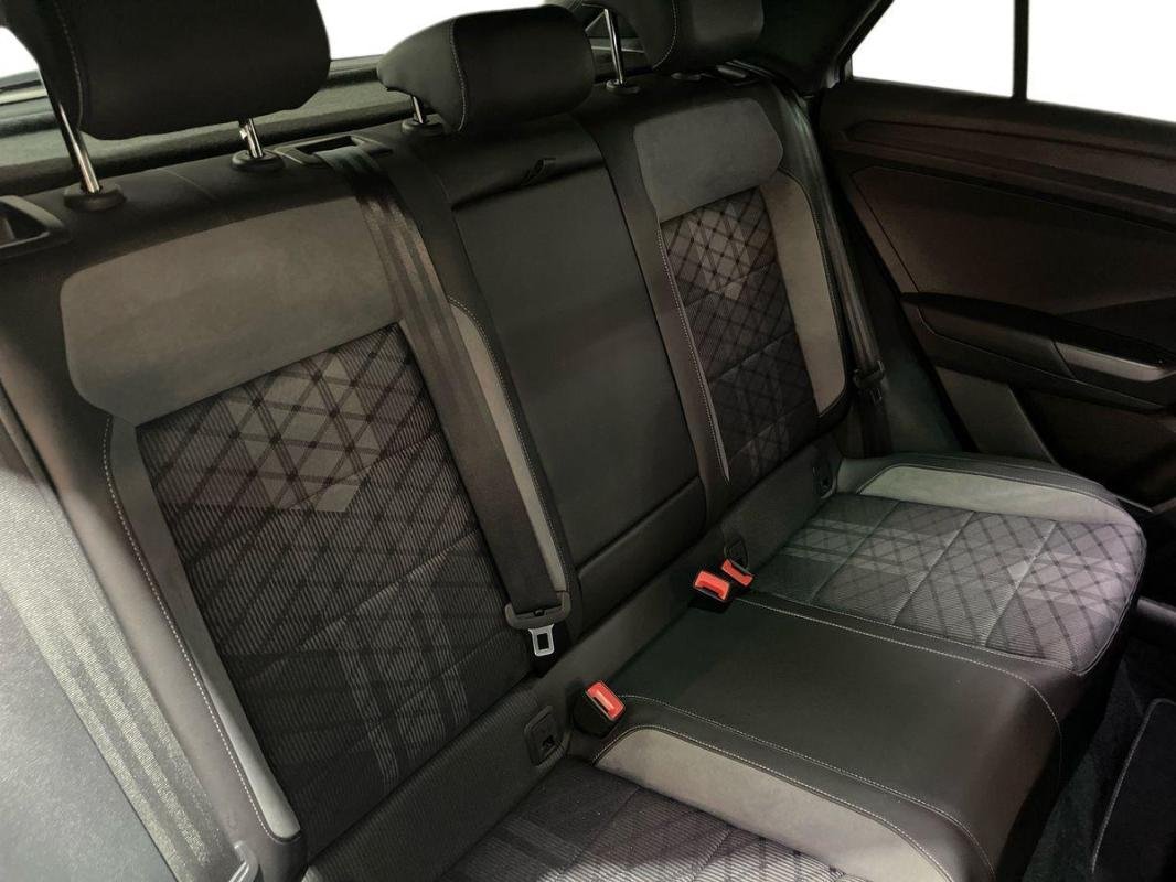 Volkswagen T-Roc - Photo 23