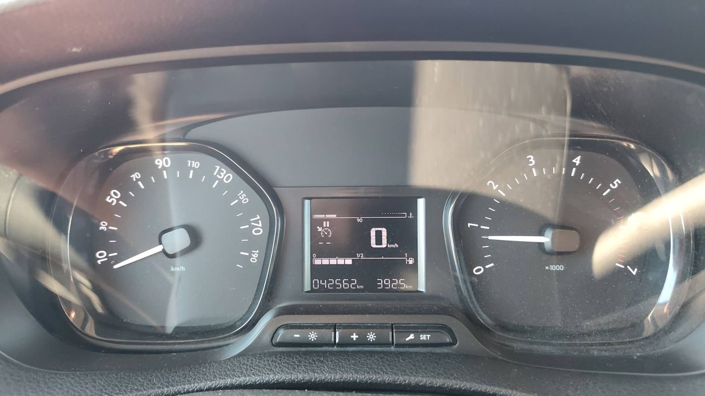 Opel Vivaro - Photo 12