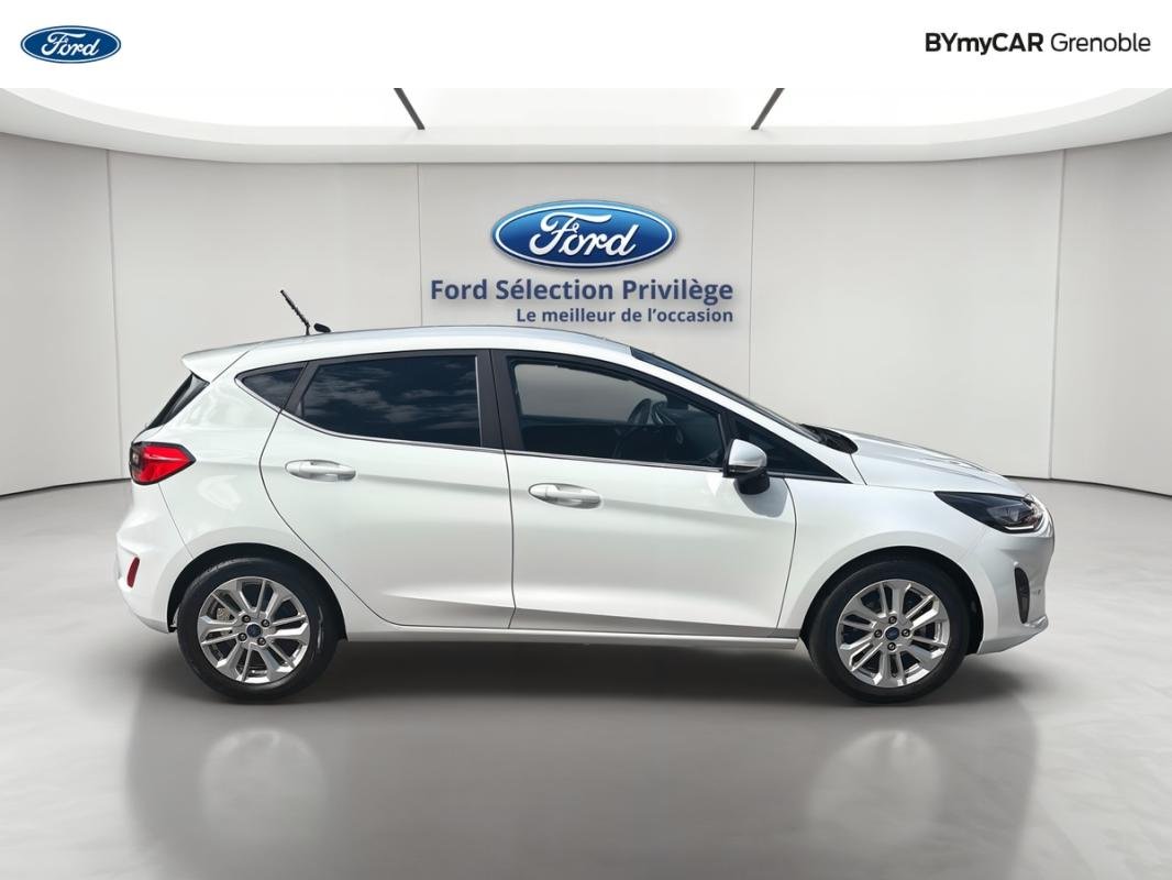 Ford Fiesta - Photo 6
