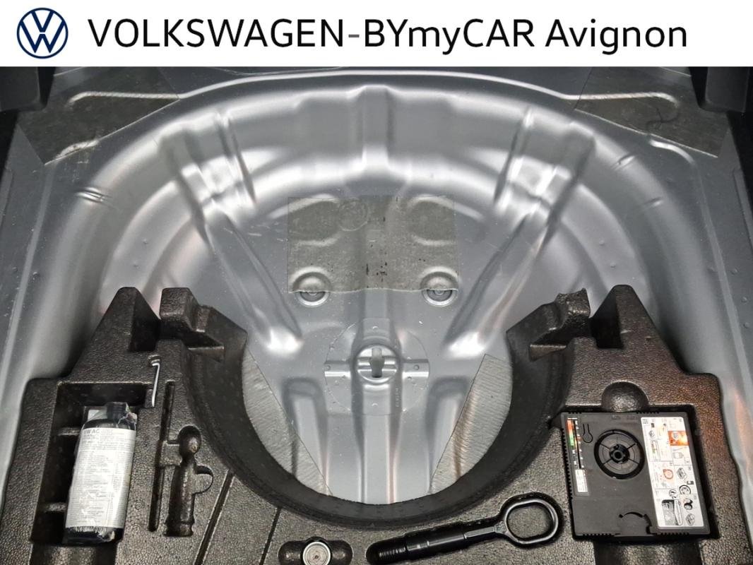 Volkswagen T-Roc - Photo 21