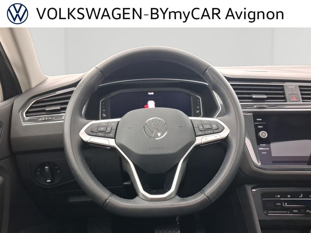 Volkswagen Tiguan - Photo 11