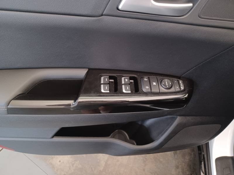 Kia Sportage - Photo 34