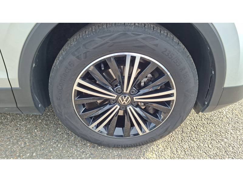 Volkswagen Tiguan - Photo 12