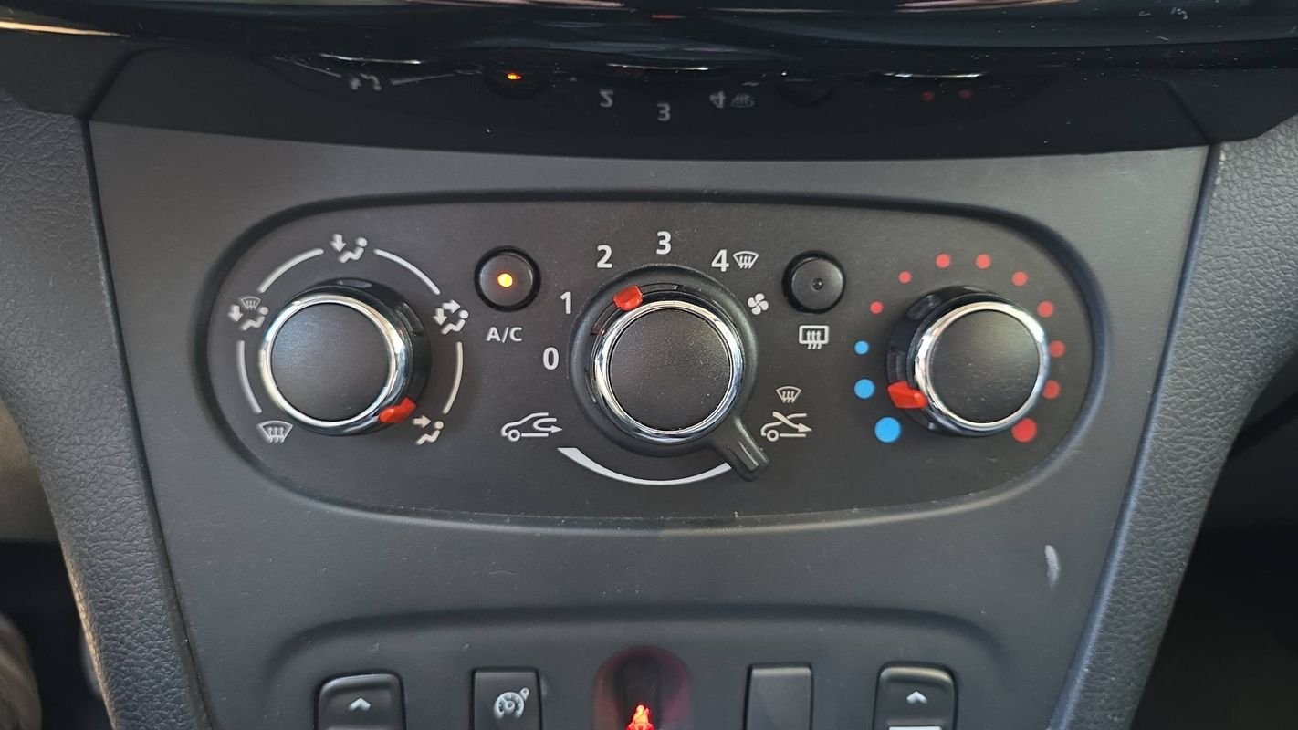 Dacia Sandero - Photo 28