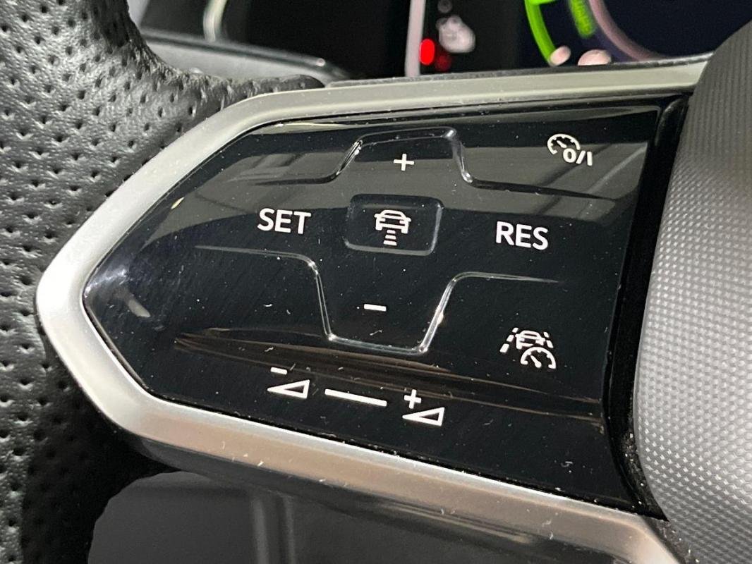 Volkswagen Tiguan - Photo 21