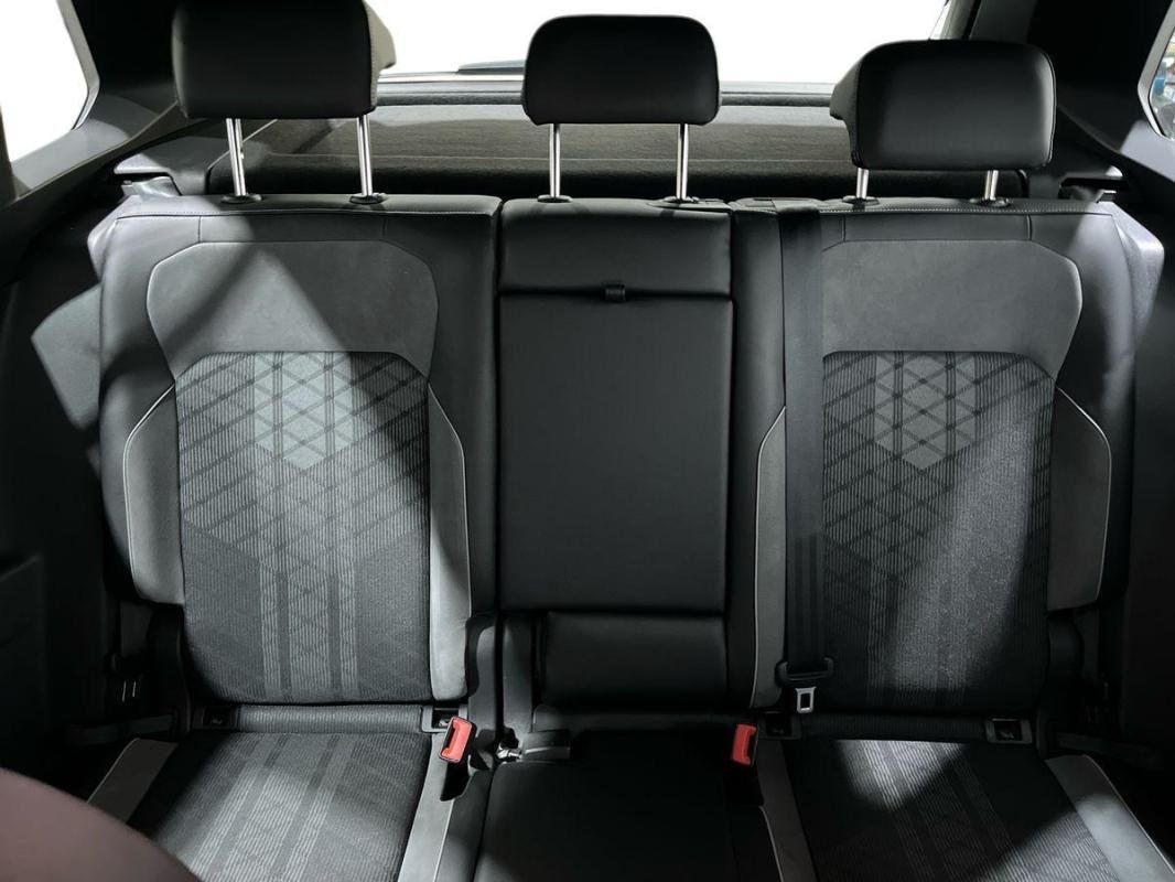 Volkswagen Tiguan - Photo 22