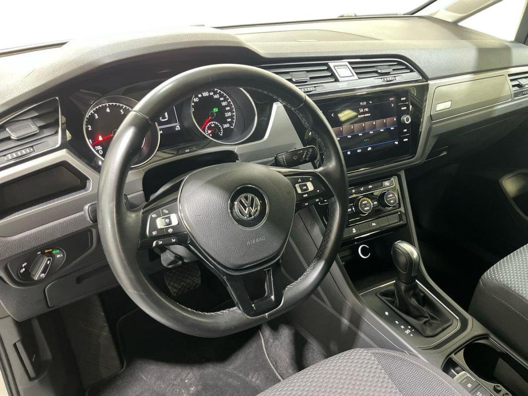 Volkswagen Touran - Photo 9