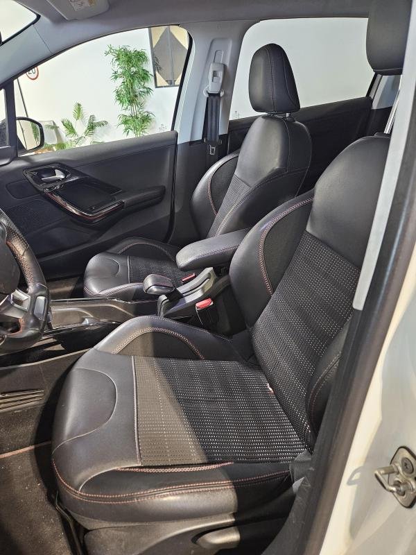 Peugeot 2008 - Photo 9