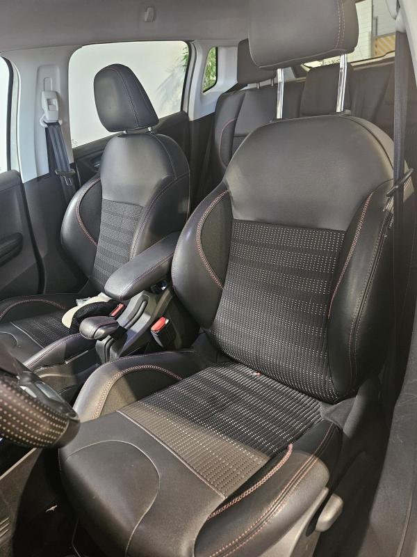 Peugeot 2008 - Photo 10