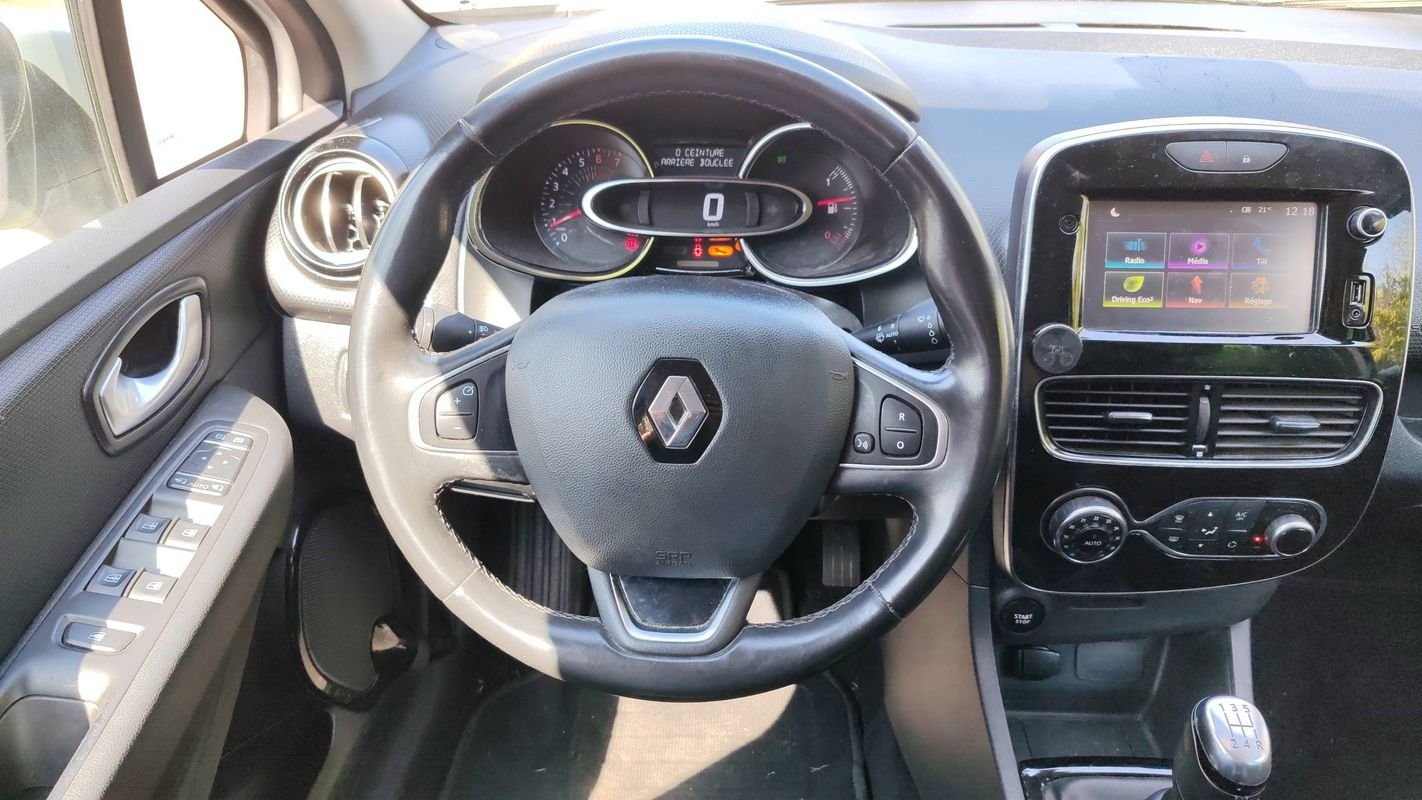 Renault Clio - Photo 24