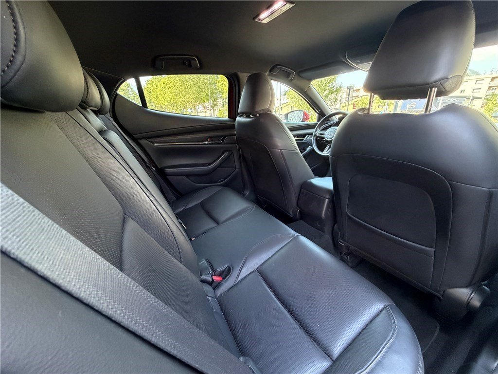 Mazda 3 - Photo 11