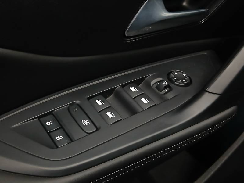 Peugeot 408 - Photo 15