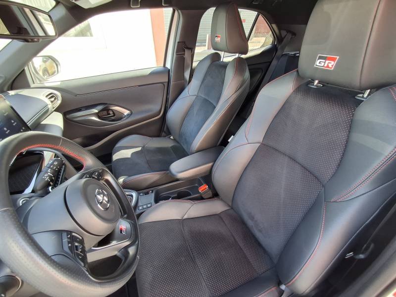 Toyota Yaris - Photo 14