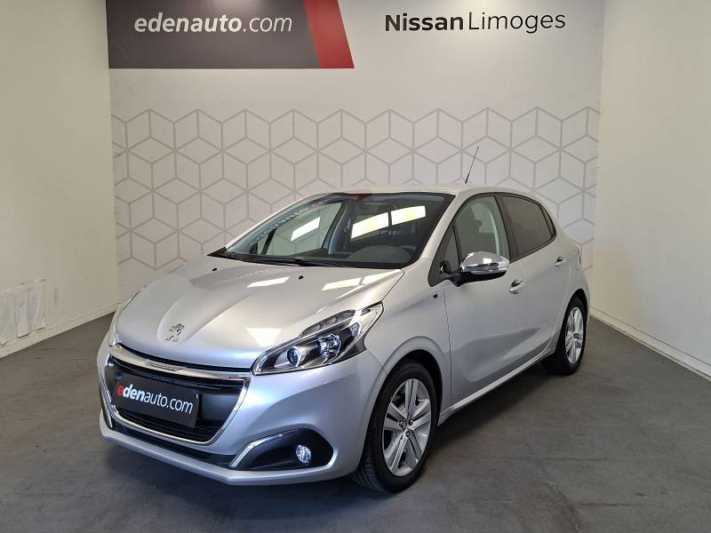Peugeot 208 - Photo 1