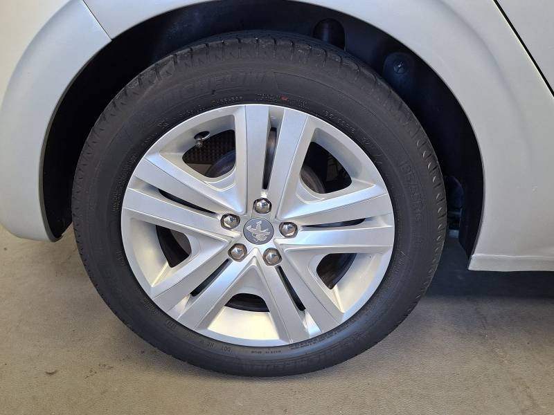 Peugeot 208 - Photo 11