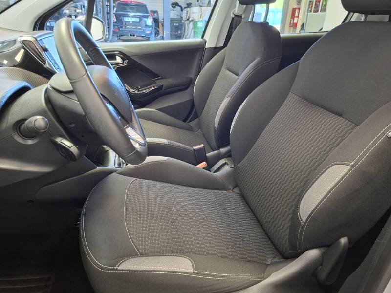 Peugeot 208 - Photo 15