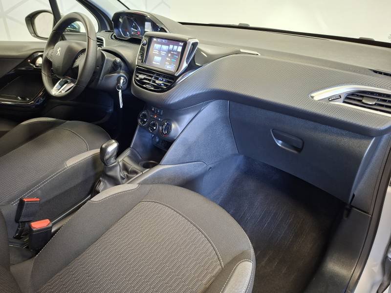 Peugeot 208 - Photo 42