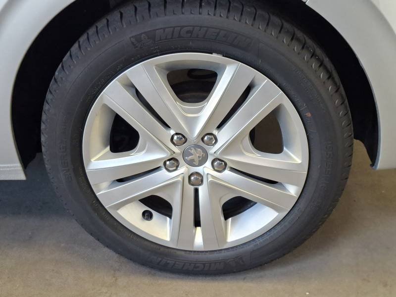Peugeot 208 - Photo 6